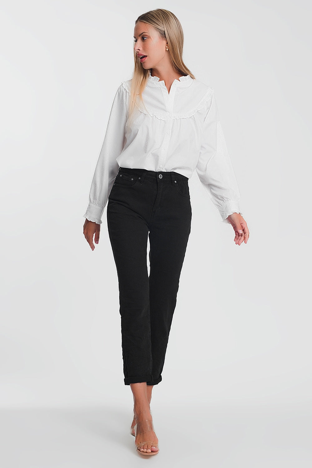 Q2 Straight Leg High Waisted Jeans in Black